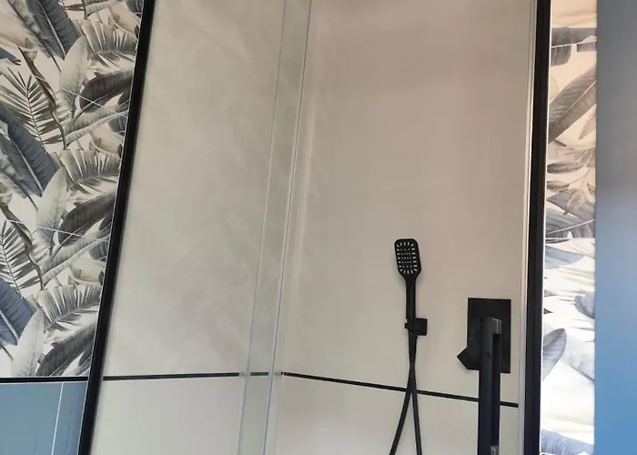 別荘 Vivienda Unifamiliar Ventana A La Clerecia